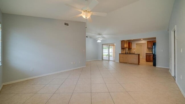 2103 SE 8th Ave