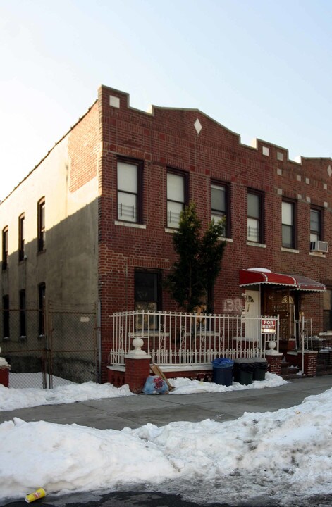 138 E 95th St in Brooklyn, NY - Foto de edificio