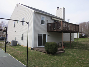 9935 Courthouse Woods Ct in Vienna, VA - Building Photo - Building Photo