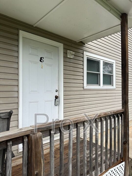 1116 S Elm St in Pittsburg, KS - Building Photo