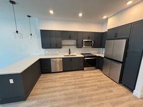 28 NW 31st St, Unit B1 in Miami, FL - Building Photo - Building Photo