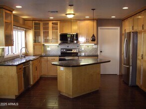 5044 W Mercer Ln in Glendale, AZ - Building Photo - Building Photo