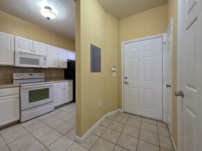 5065 NW 45th Rd in Gainesville, FL - Foto de edificio - Building Photo