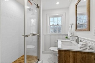 104 Mishawum Rd in Woburn, MA - Building Photo - Building Photo