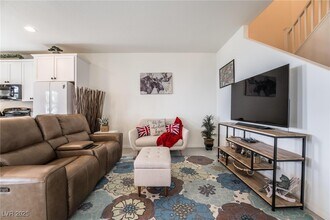 128 Kimberlite Dr in Henderson, NV - Building Photo - Building Photo