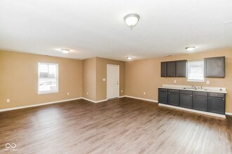 5010 Elliott Ave in Indianapolis, IN - Building Photo - Building Photo