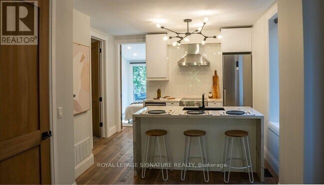 166 Oakmount Rd in Toronto, ON - Building Photo - Building Photo