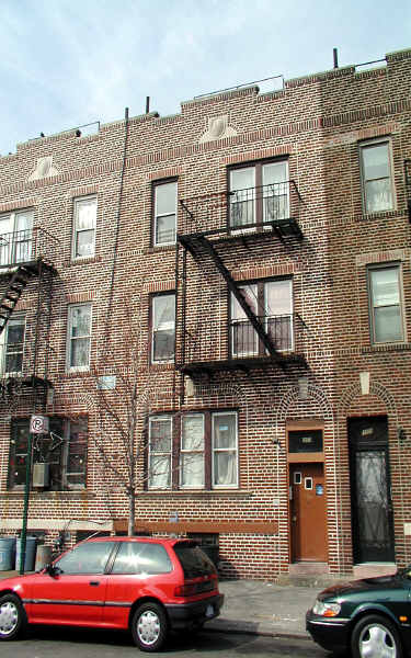 353 Covert St in Brooklyn, NY - Foto de edificio