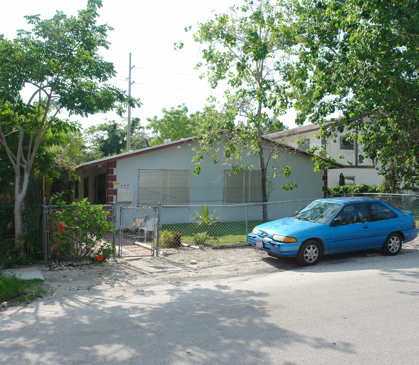 446 SW 4th Ave in Fort Lauderdale, FL - Building Photo