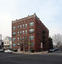 863 Avenue C in Bayonne, NJ - Foto de edificio - Building Photo