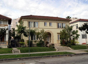 843 S New Hampshire Ave in Los Angeles, CA - Building Photo - Building Photo