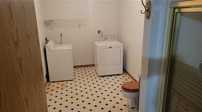 2304 10th St in Coralville, IA - Building Photo - Building Photo