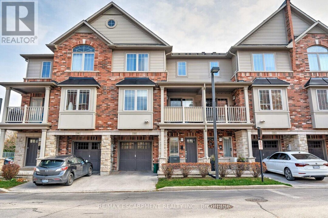 362 Plains Rd E in Burlington, ON - Building Photo