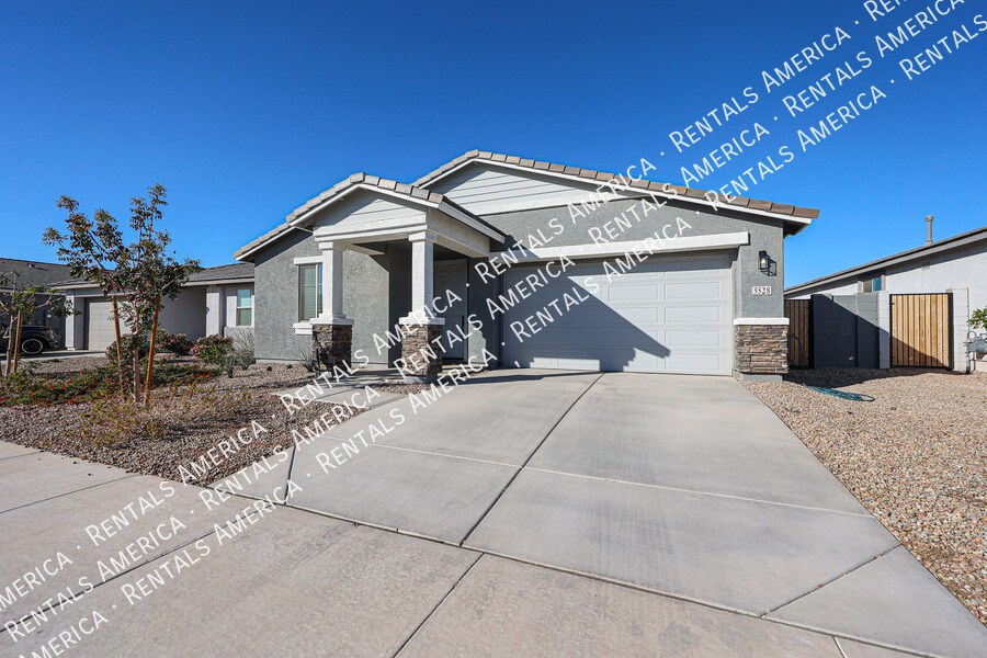 5528 W McNeil St in Phoenix, AZ - Building Photo