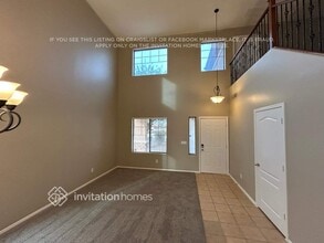 8323 S 48th Ln in Phoenix, AZ - Foto de edificio - Building Photo