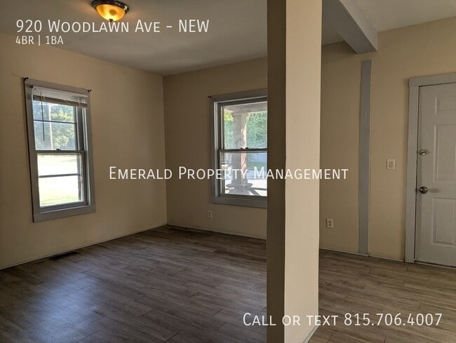 920 Woodlawn Ave in Rockford, IL - Building Photo - Building Photo