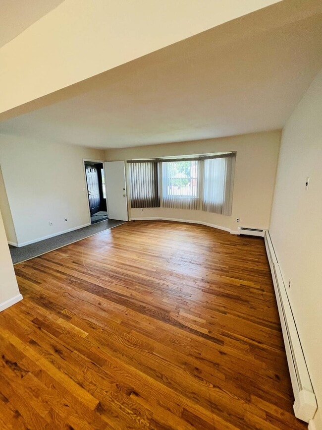 property at 9 Conway Ct