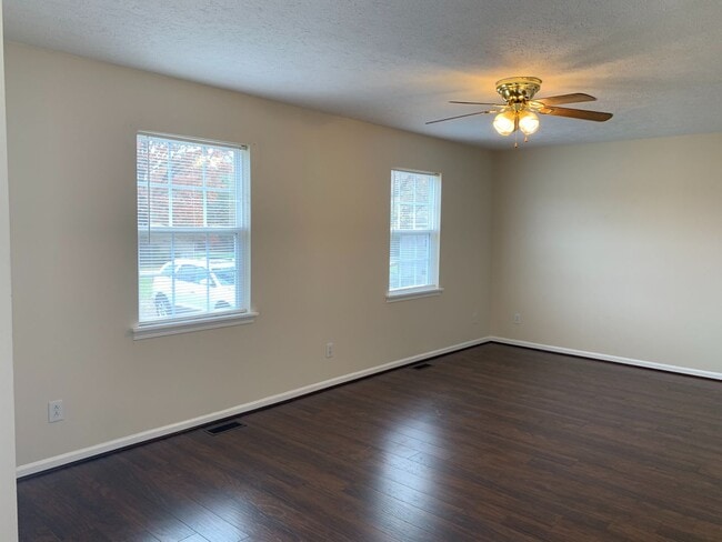 31 N D St in Hillsboro, TN - Building Photo - Building Photo