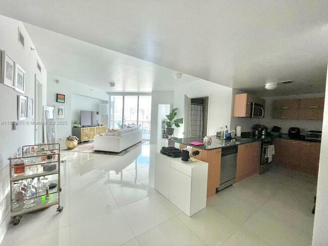 350 S Miami Ave, Unit 1103 in Miami, FL - Building Photo - Building Photo