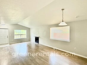 8519 Mahonia Ct SE in Yelm, WA - Building Photo - Building Photo