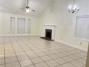 5319 Pine Cliff Dr in Houston, TX - Building Photo - Building Photo