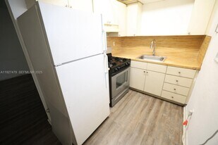 2799 E 4th Ave in Hialeah, FL - Building Photo