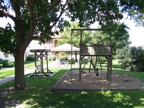 Meadowbrook Apartments in Mount Pleasant, IA - Building Photo - Building Photo