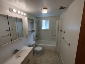 1112 SE Cotter Pl in College Place, WA - Building Photo - Building Photo