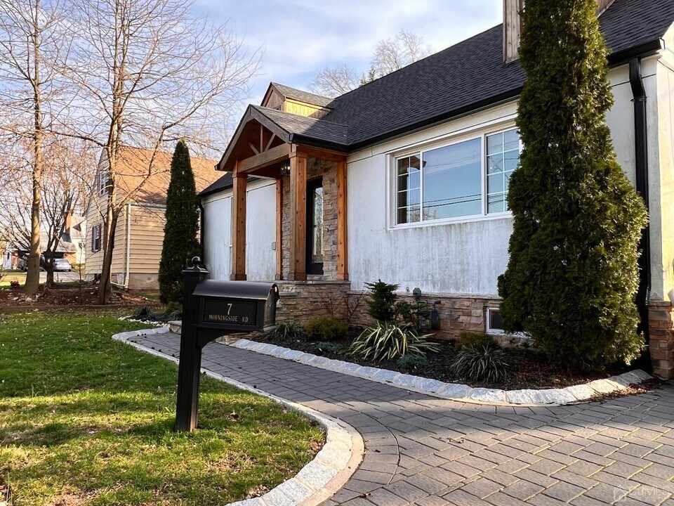 7 Morningside Rd, Unit 2nd in Colonia, NJ - Building Photo