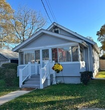517 Flint St in Greenport, NY - Building Photo - Building Photo