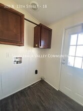 300 N 13th St in Saratoga, WY - Building Photo - Building Photo