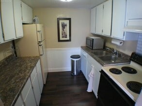 3345 S Monaco Pky, Unit B in Denver, CO - Building Photo - Building Photo