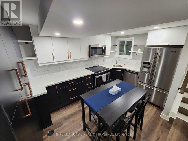 435 Hansen Rd N in Brampton, ON - Building Photo - Building Photo