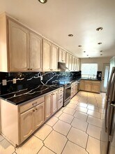 8055 High Meadow Ct in San Diego, CA - Building Photo - Building Photo