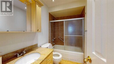 44 Elmstead Ct in Brampton, ON - Building Photo - Building Photo