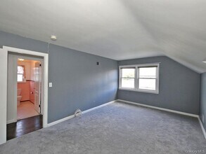 295 Gainsborg Ave E in Harrison, NY - Building Photo - Building Photo