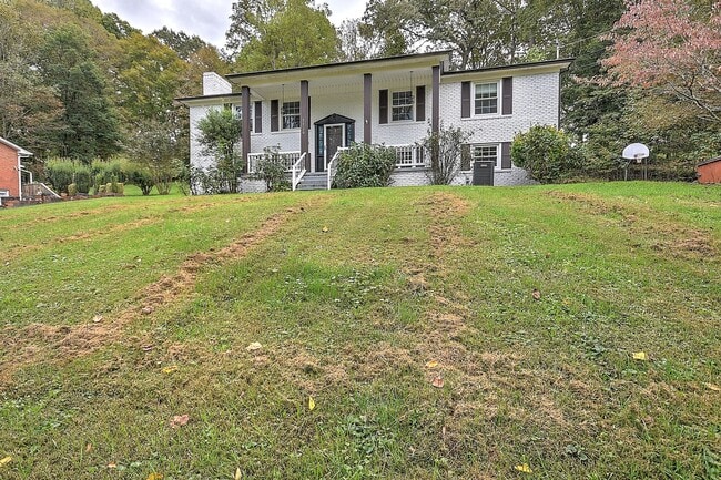 1136 W Shipley Ferry Rd in Kingsport, TN - Building Photo - Building Photo