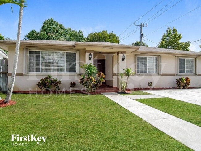 property at 809 SW 8th Ave