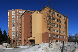 Rockway Gardens Village in Kitchener, ON - Building Photo