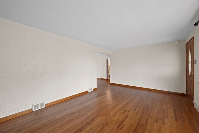 3353 McRoberts Rd in Pittsburgh, PA - Building Photo - Building Photo