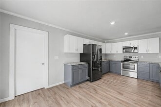 1404 W Pine St in Rogers, AR - Building Photo - Building Photo