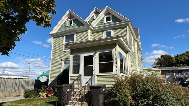 property at 324 Prospect Ave NE
