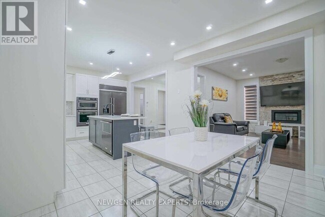 28 Dalecrest Rd in Brampton, ON - Building Photo - Building Photo