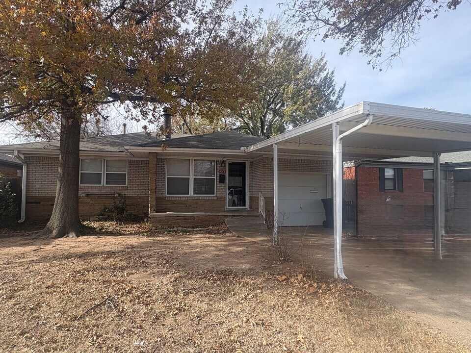 4913 N Independence Ave in Oklahoma City, OK - Building Photo
