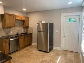 142-144-144 W Norwich Ave in Columbus, OH - Building Photo