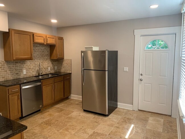 property at 142-144-144 W Norwich Ave