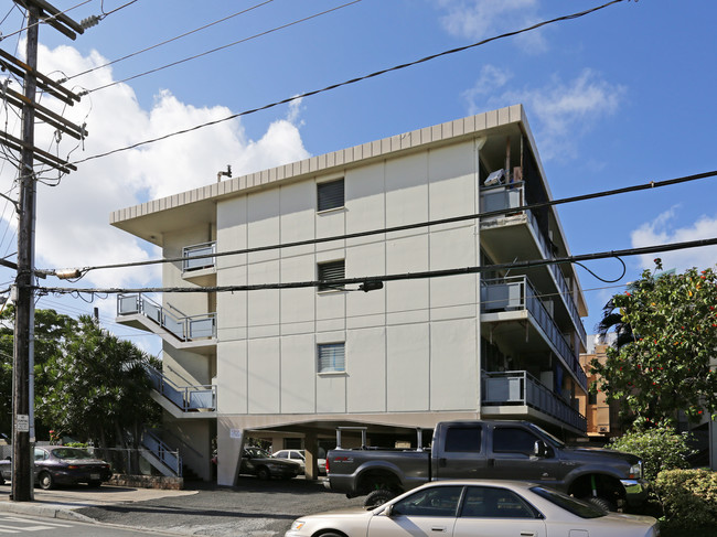 718 Mccully St in Honolulu, HI - Building Photo - Building Photo