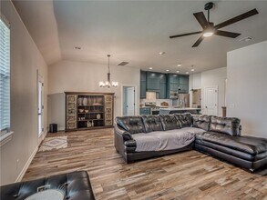 12828 High Plains Ave in Oklahoma City, OK - Building Photo - Building Photo