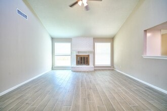 7214 Westbranch Dr in Houston, TX - Building Photo - Building Photo