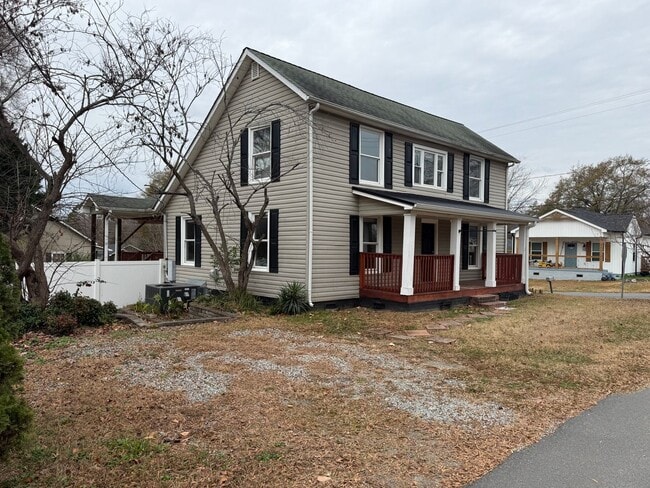 315 2nd St in Stanley, NC - Building Photo - Building Photo